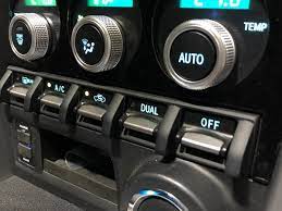 車のエアコンが効かない！冷えない原因と修理費用を徹底解説 | CARTUNEマガジン