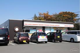 コンビニの駐車場をショートカットするのは違反行為なの？ | CARPRIME(カープライム)